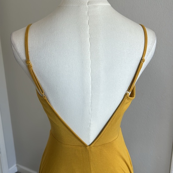 House of Harlow 1960 x REVOLVE Freya Dress in Gold Lined Midi Sleeveless size XS - Picture 4 of 8